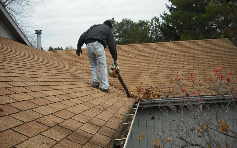 Gutter Cleaning in Llantwit Major