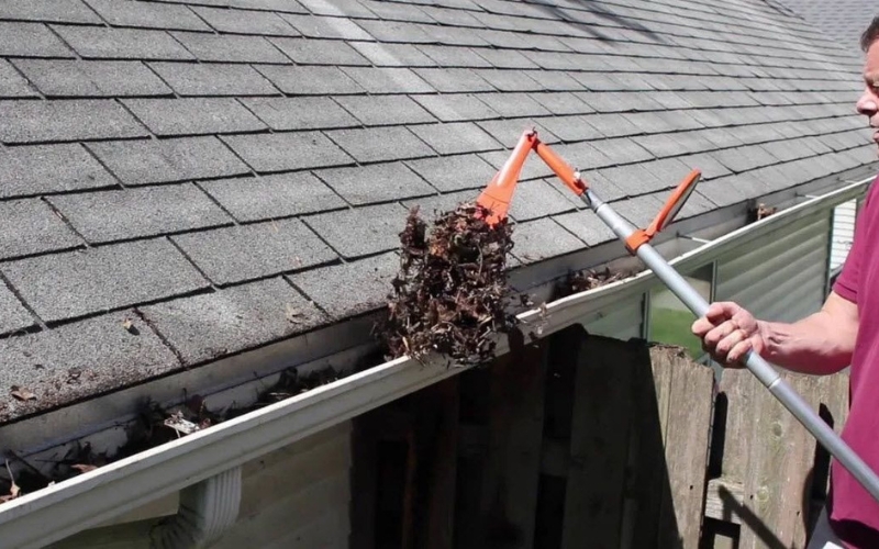 Gutter Cleaning in Pencoed